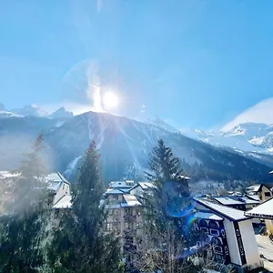 https://la-riviere-vue-mont-blanc.hotels-rhonealpes.com