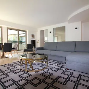 https://foch-triomphe-apartment.fr-paris.fr